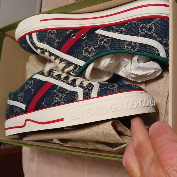 Authentic  gucci shoes new - Picture 11 of 11